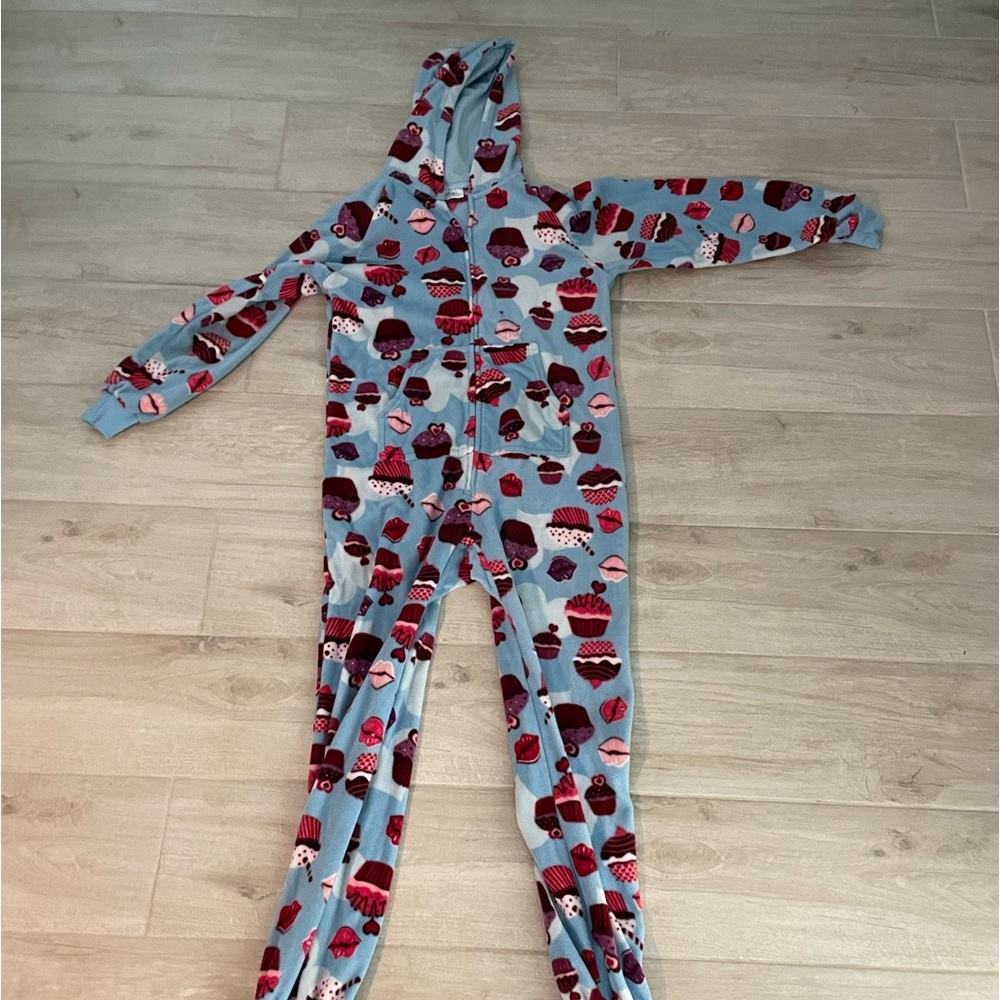 Onesie cupcakes blue